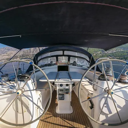 Bavaria 49- Angela سبليت