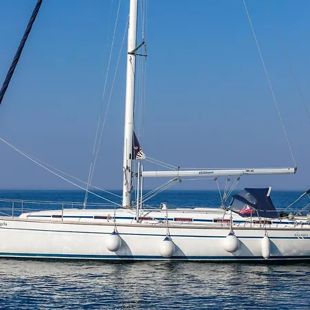 Bavaria 49- Angela بوتيل *