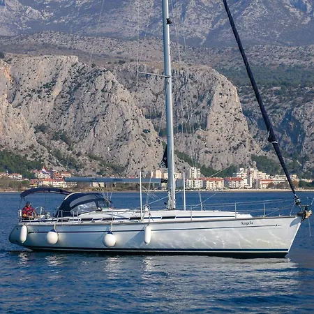 بوتيل Bavaria 49- Angela